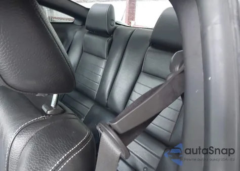 2011 Ford Mustang V6 Premium z USA, uszkodzony, nr VIN 1ZVBP8AM8B5152230